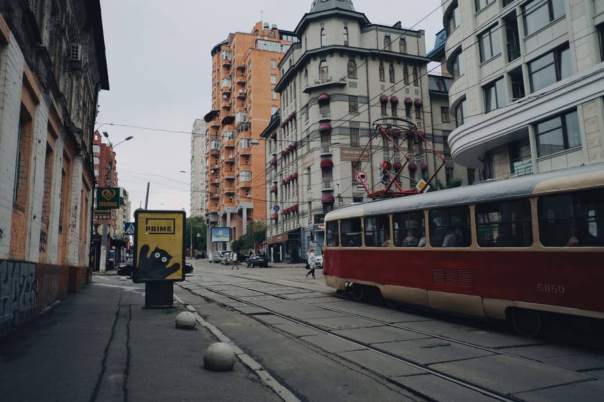 La nueva línea 99 de la EMT deja sin giro directo a la avenida de Ausiàs March